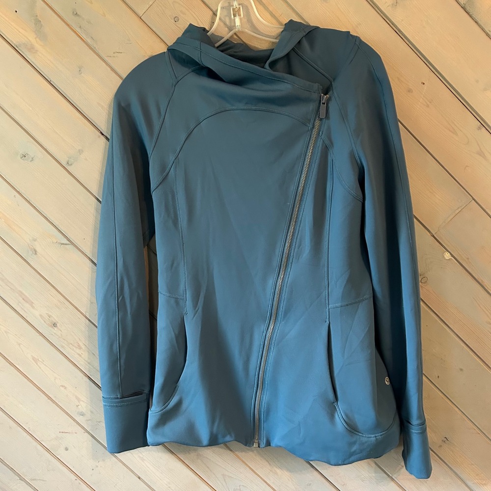 Lululemon Asymmetrical Zip Hooded Jacket Slate Blue Size 8 Thumbholes